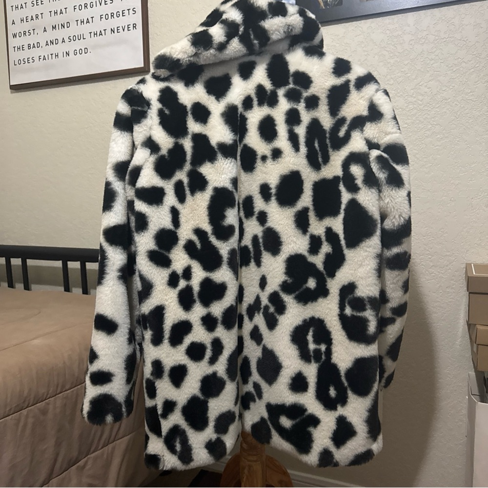 GB chic cow print  Black and White Faux Fur Coat small - Picture 8 of 8